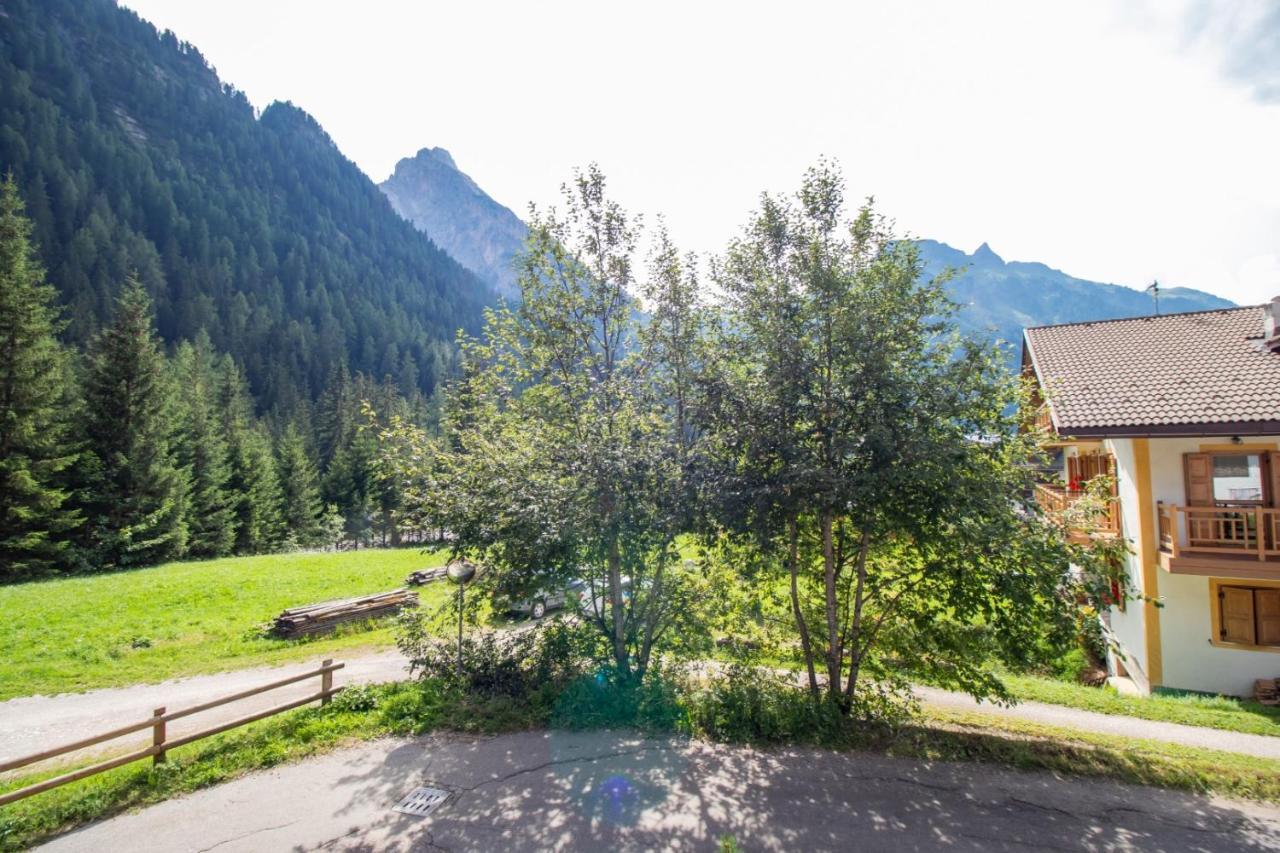 A Un Passo Dagli Impianti - Penia Di Canazei Buitenkant foto